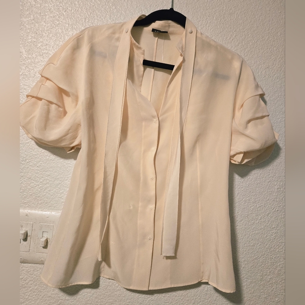 Elegant Women's Cream Blouse with Tie Accent